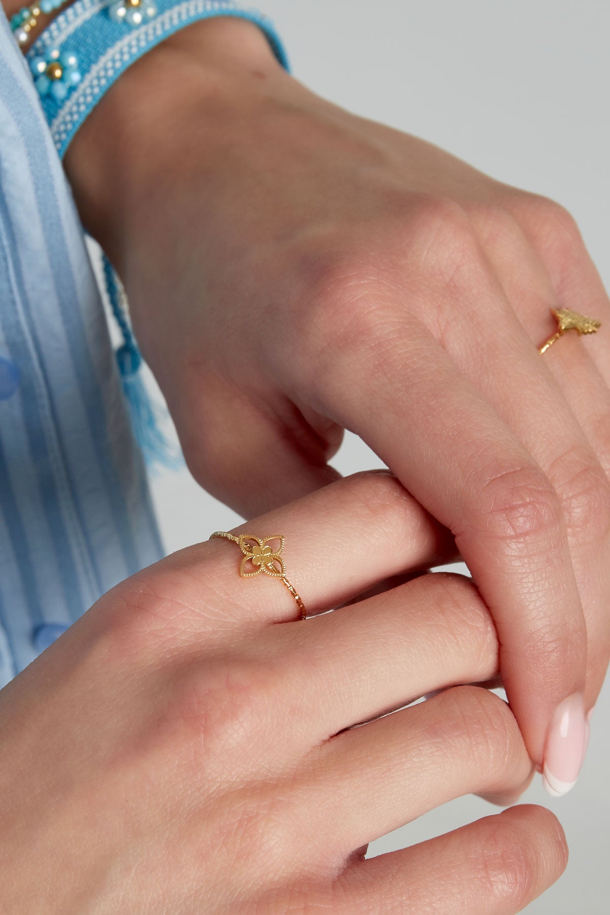 Verstelbare subtiele bloemen ring goud