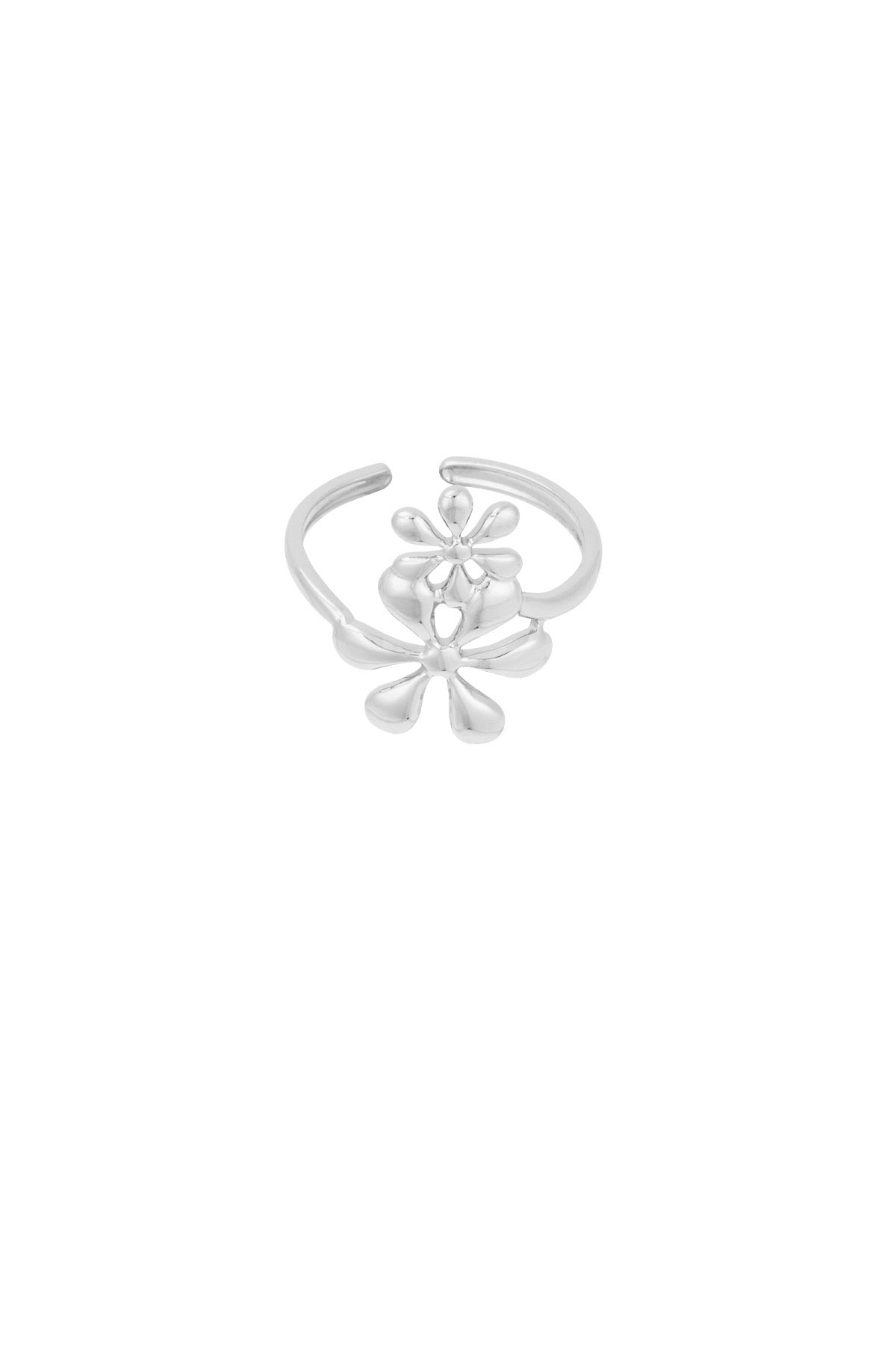 Ring met bloemen in het zilver