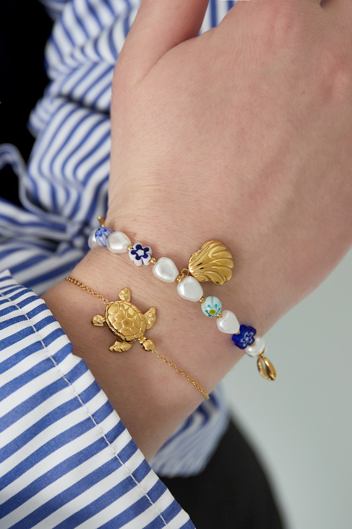 Minimalistische armband met schildpad goud
