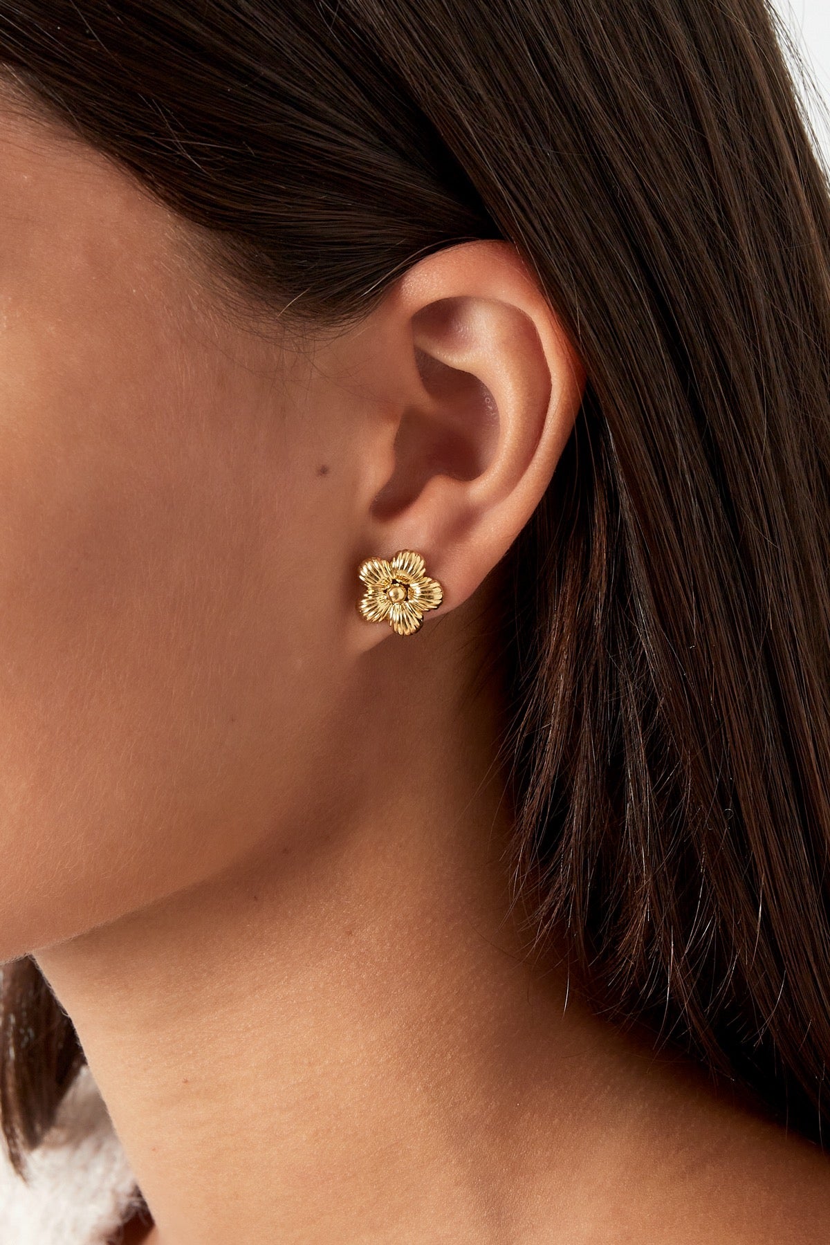 Kleine bloemen stud oorbellen goud