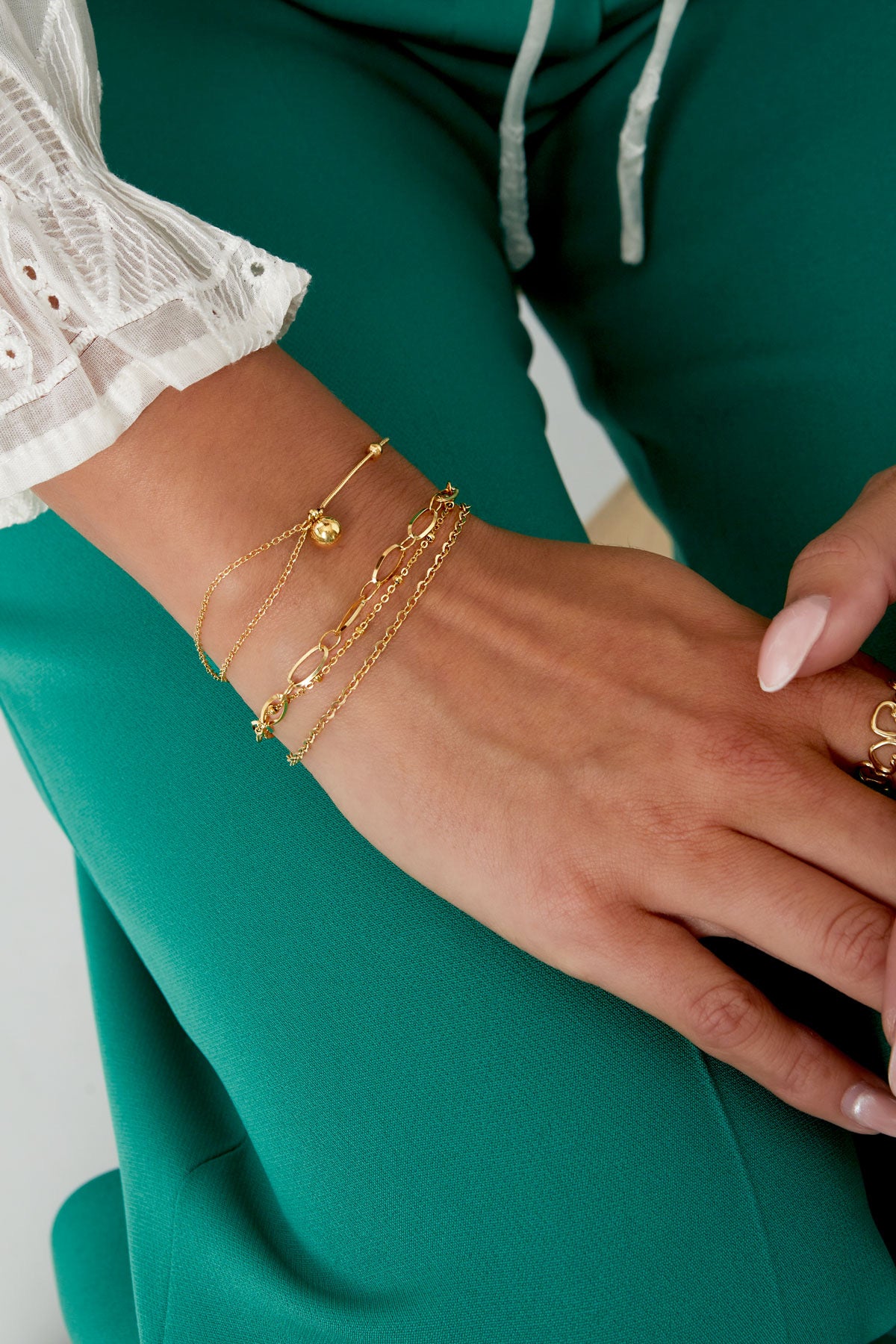 Minimalistische armband stip hanger in zilver