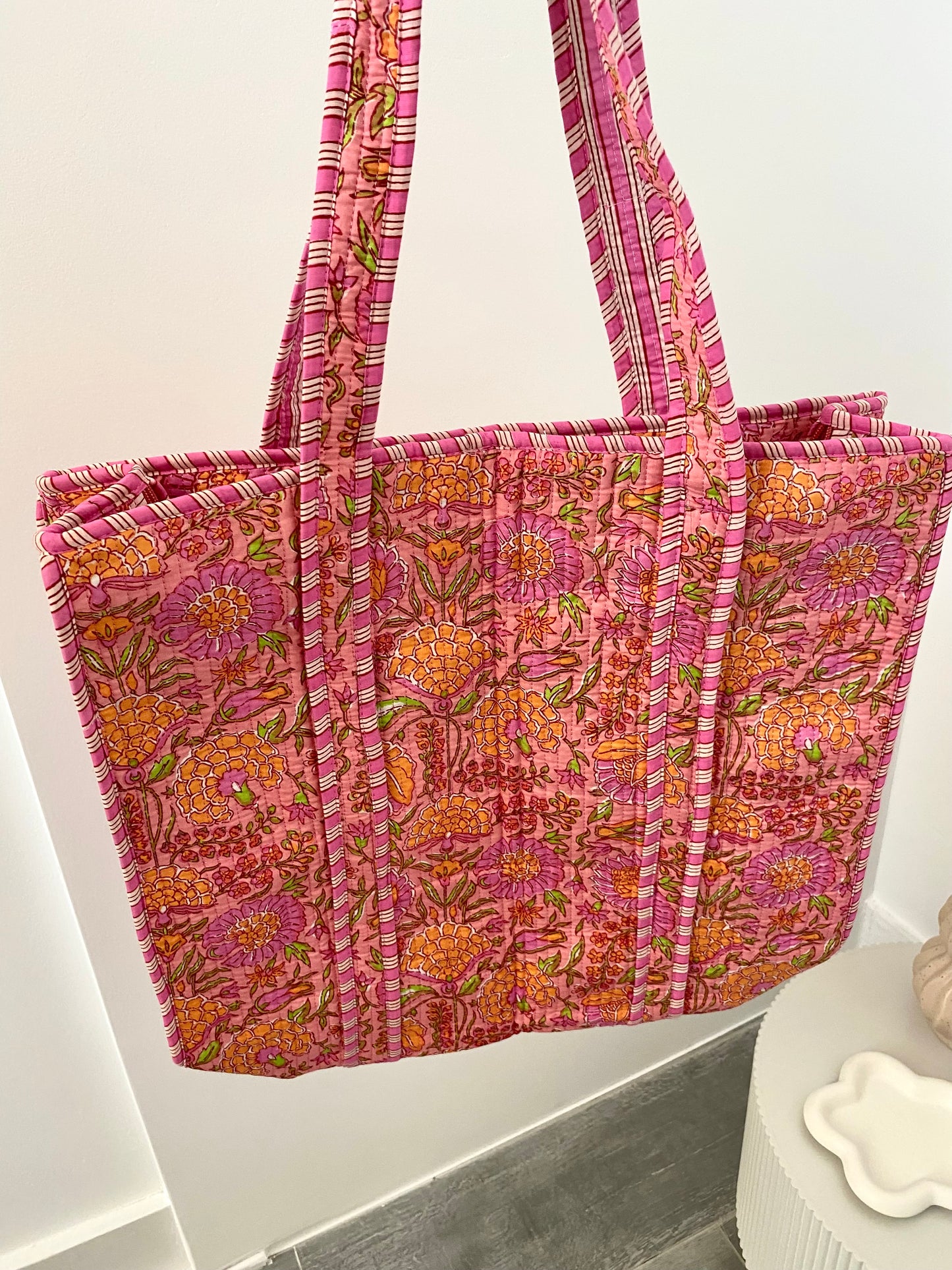 Shopper met bloemenprint in het roze en ritssluiting