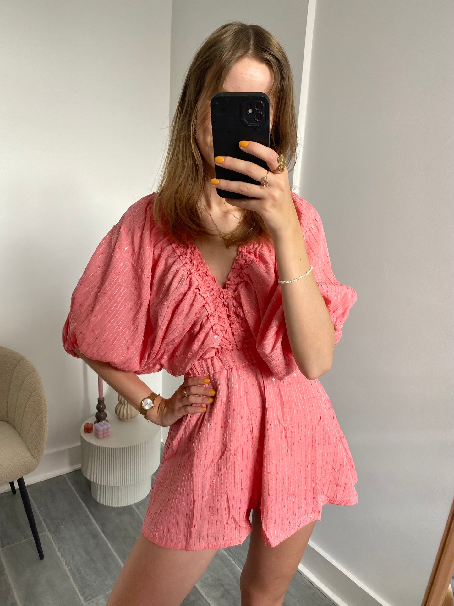 Playsuit met ruches en structuur in het roze