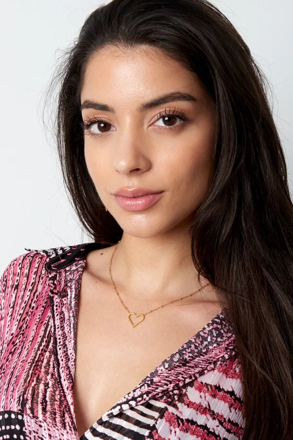 Ketting met hanger van hartjes in het goud