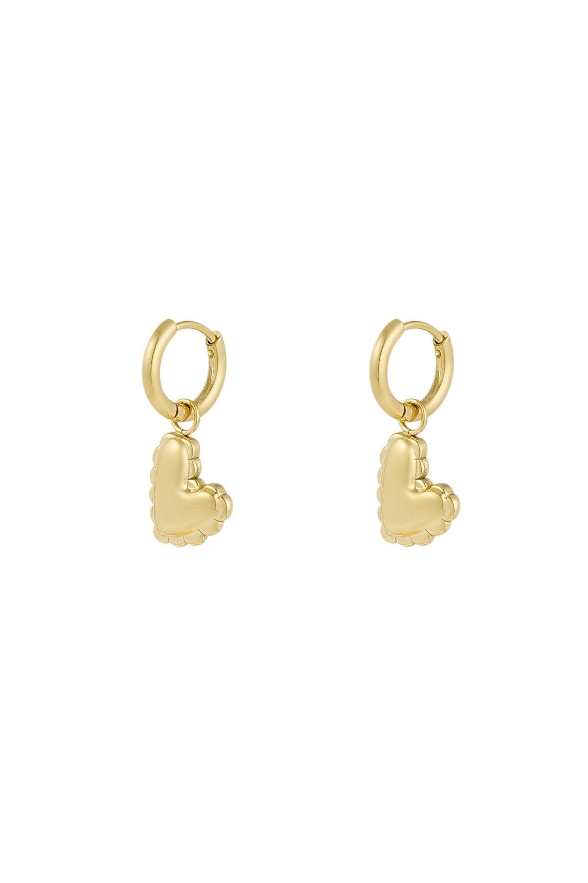 Kleine oorhangers met hartjes hangers goud