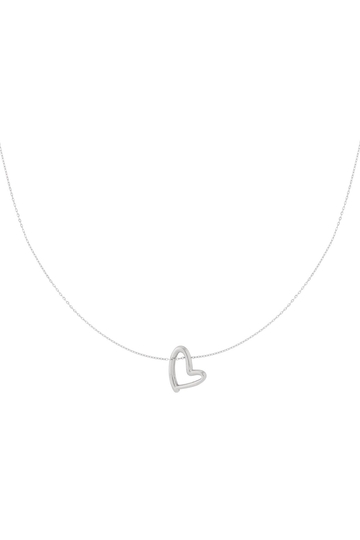 Minimalistische ketting met hartjes hanger in het zilver