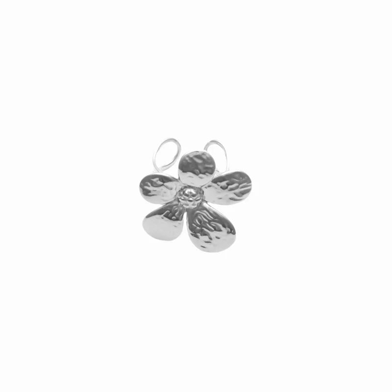 Grote bloemen ring in het zilver