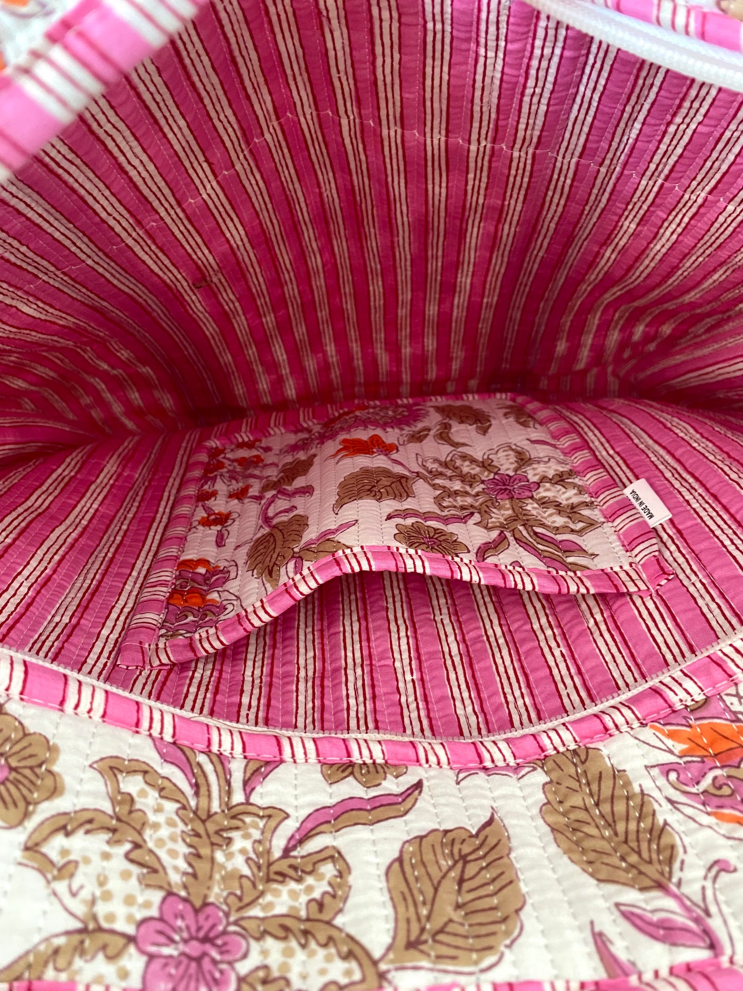 Shopper met bloemenprint in het wit met roze en ritssluiting