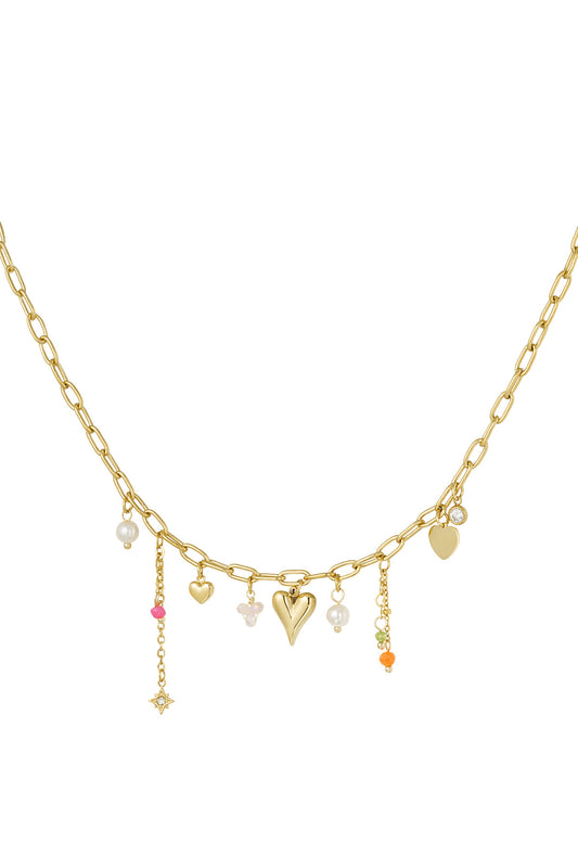 Bedelketting met hartjes en parels in het goud