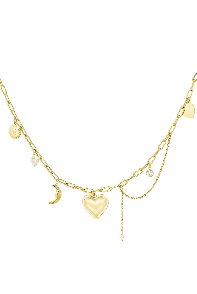 Bedelketting goud schakels verschillende bedels van hart, maan en parels