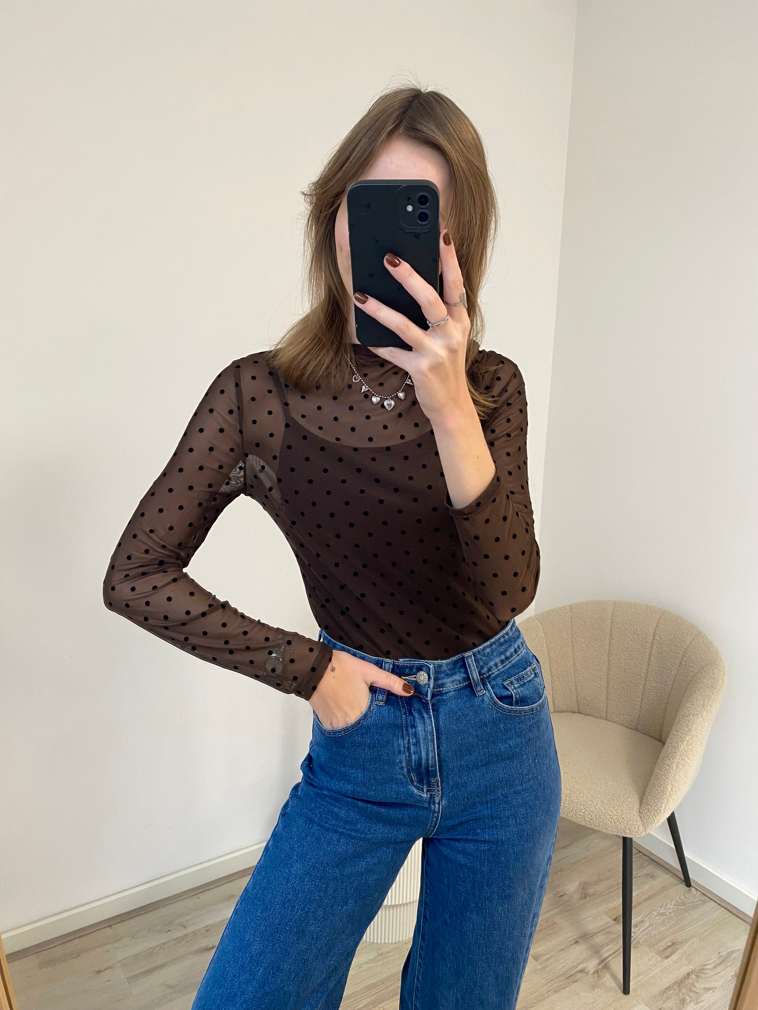 Mesh top met stippen in het bruin