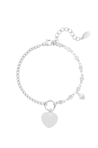 DREAMY HEART ARMBAND