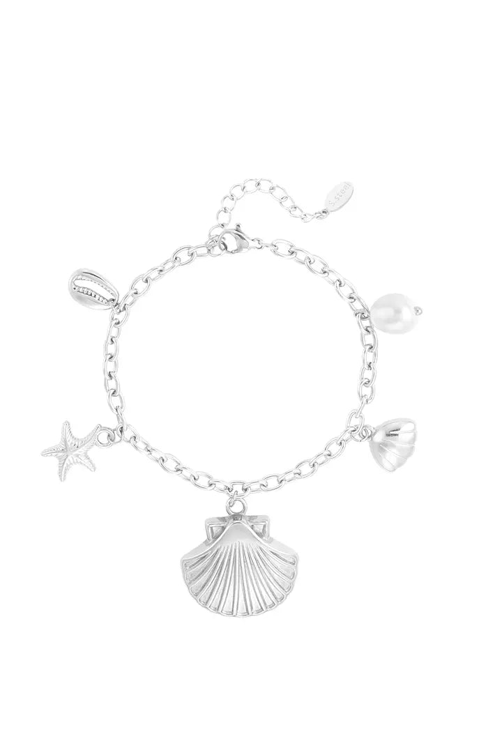 Bedelarmband schelpen bedels zilverkleurig