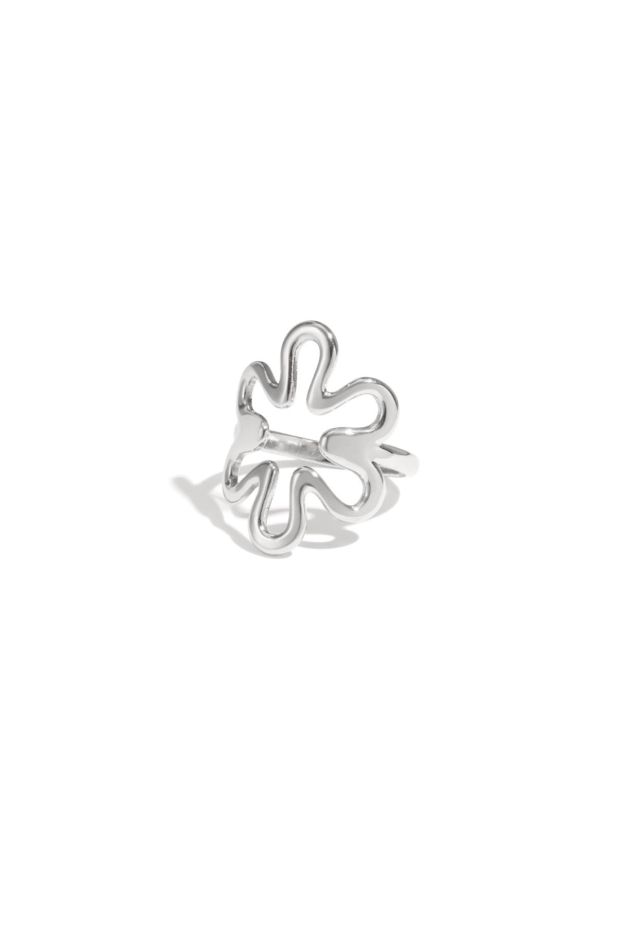Ring met grote bloem in het zilver