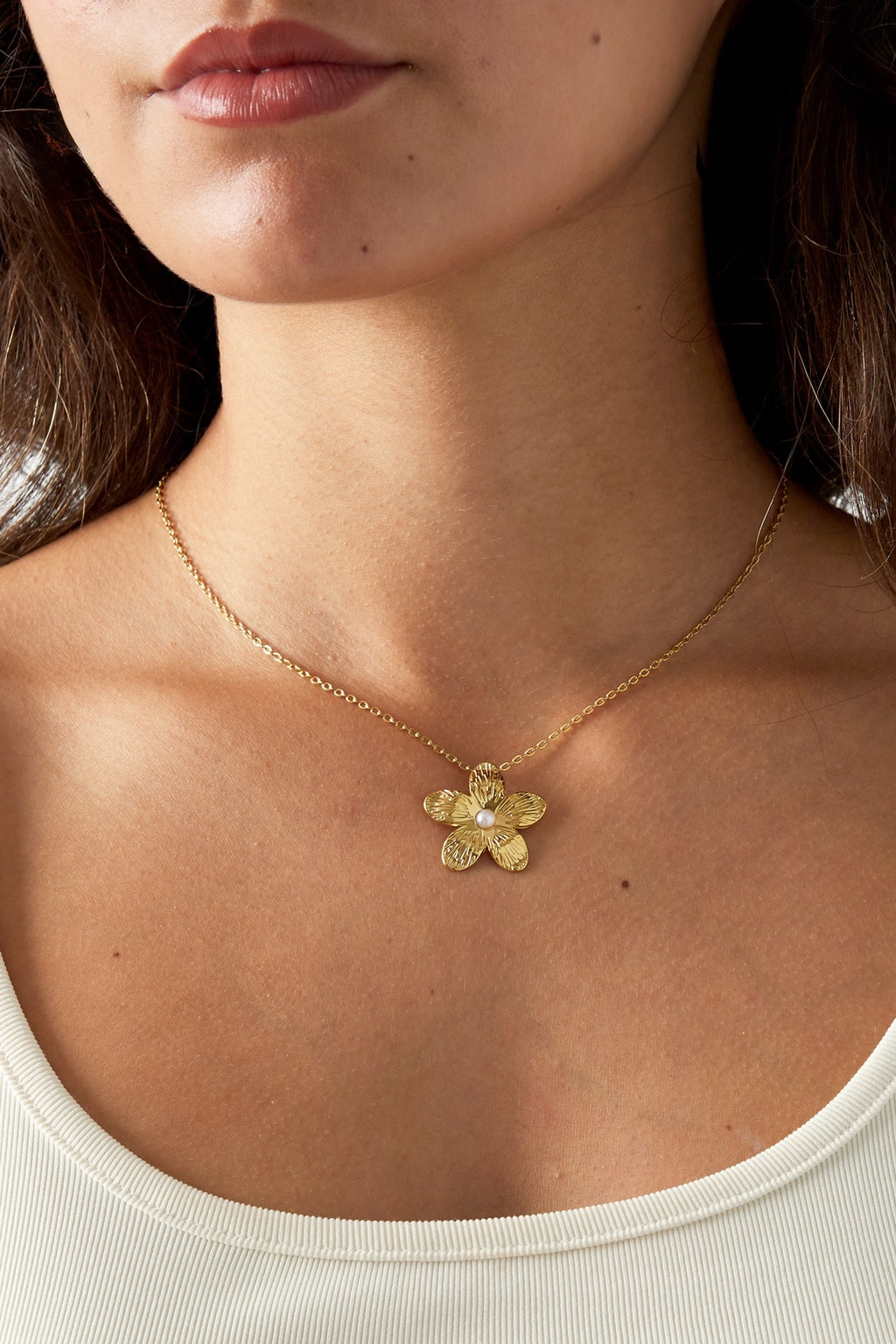 Ketting met bloemen en parel goud