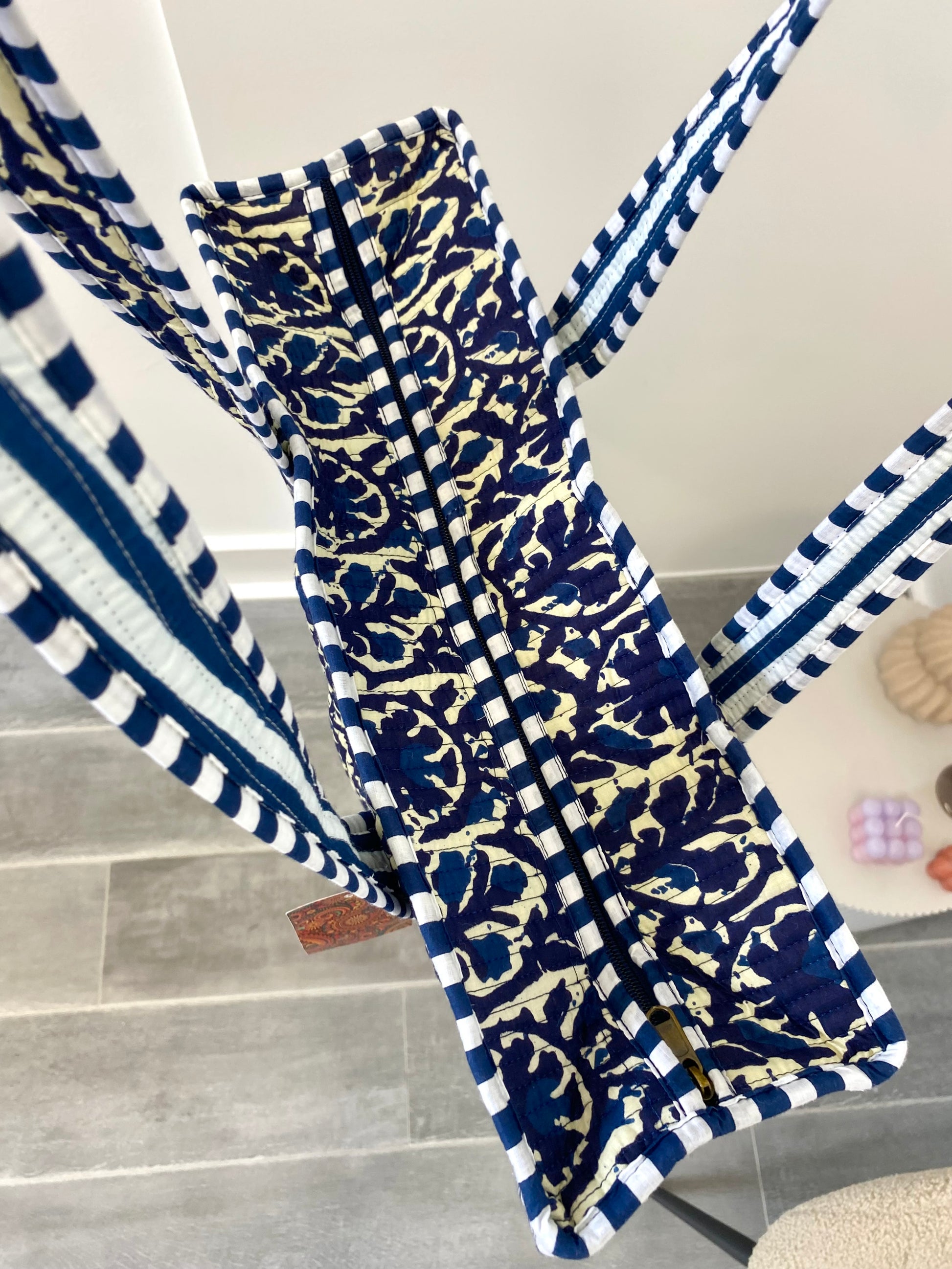 Shopper tas met rits in blauwe print