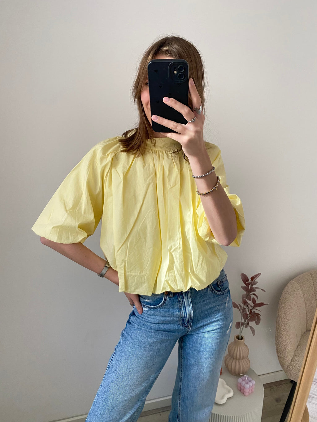 Blouse top met puffed effect, halflange mouw en strik aan de achterkant in het geel