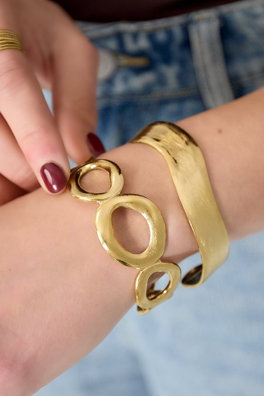Bangle ovalen armband in het goud