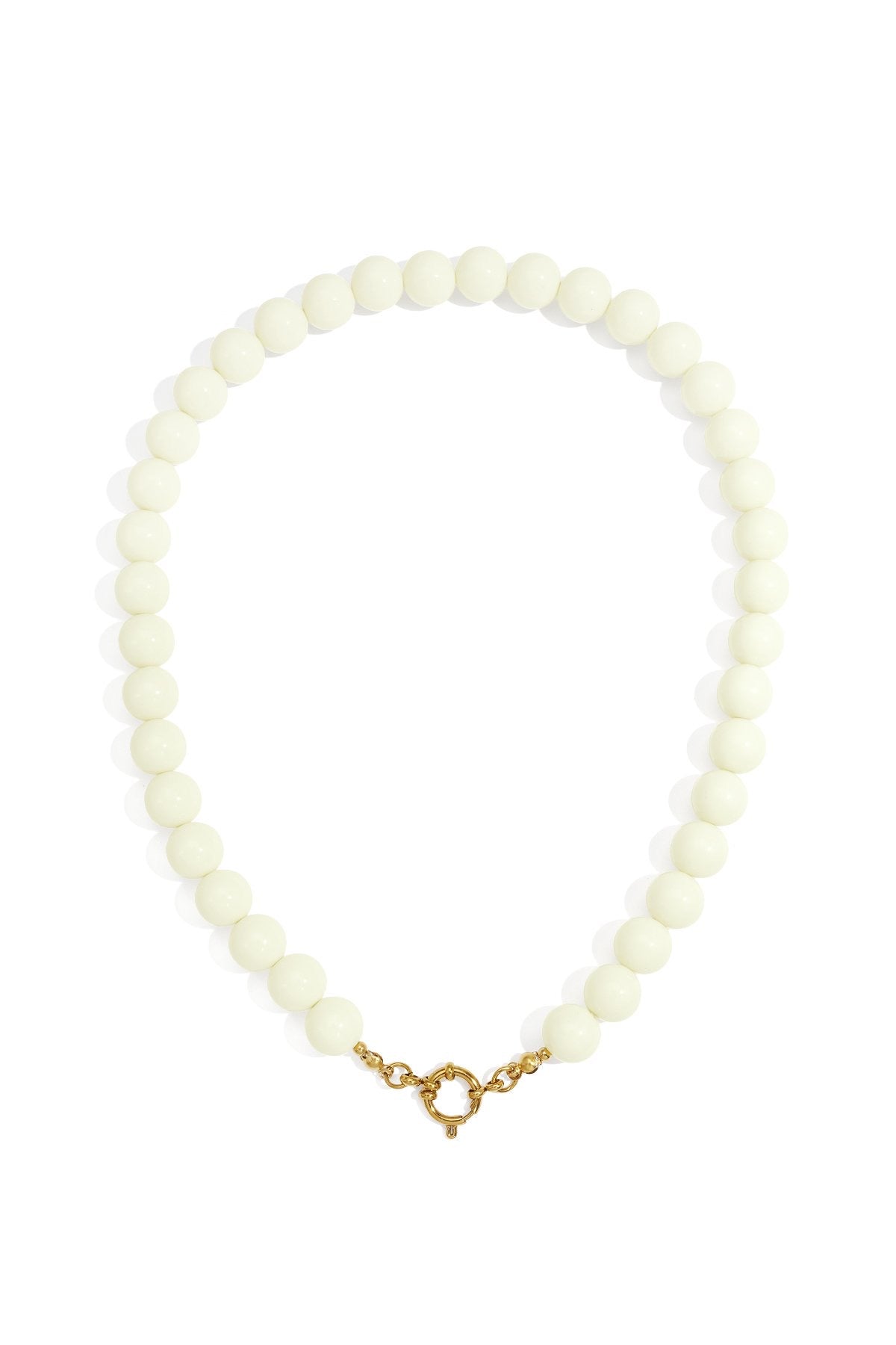 Kralenketting met middelgrote kralen in witte kleur