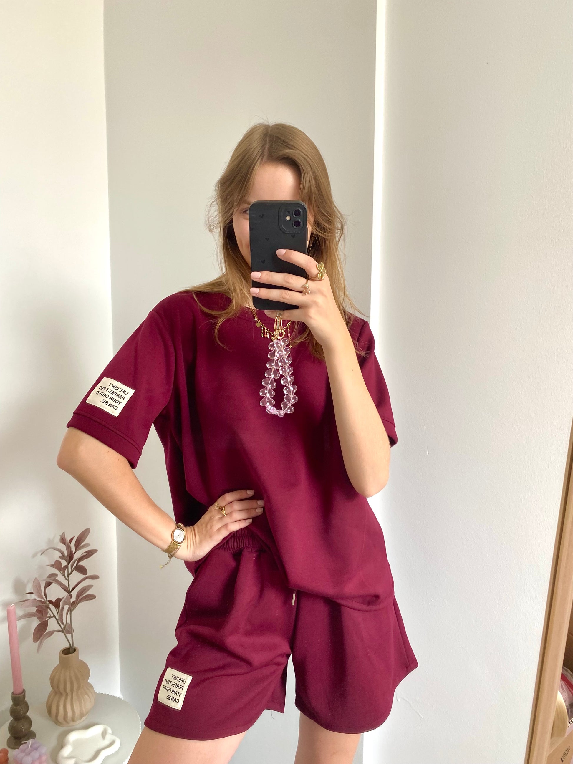 Comfy set kort tweedelig met label in bordeaux