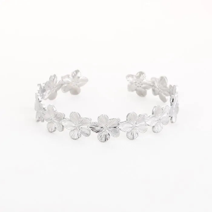 Bangle harde armband met bloemen in het zilver