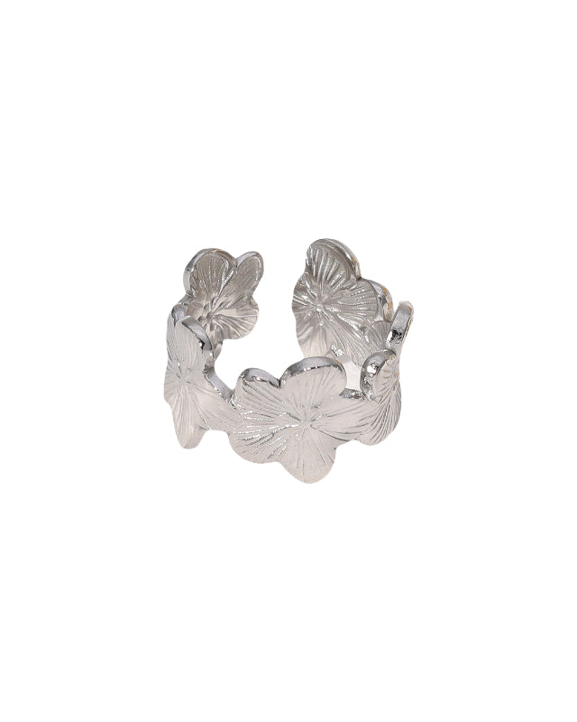 Ring met bloemen in het zilver