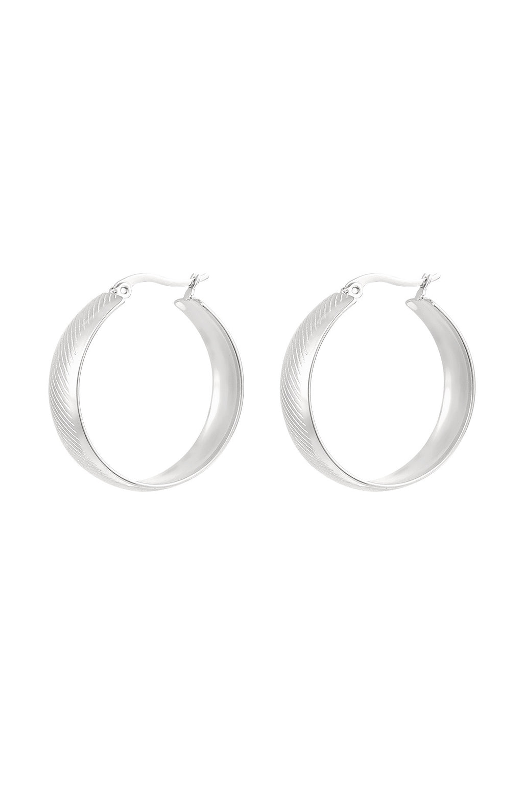Statement oorringen hoops zilver stainless steel
