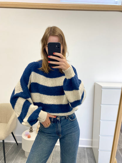 GET COMFY KNIT STRIPED