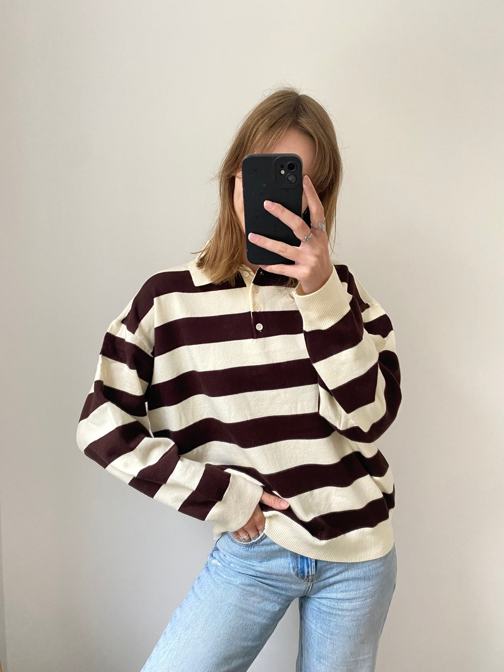 Sweater met strepen en polo kraag in bruin en creme kleur