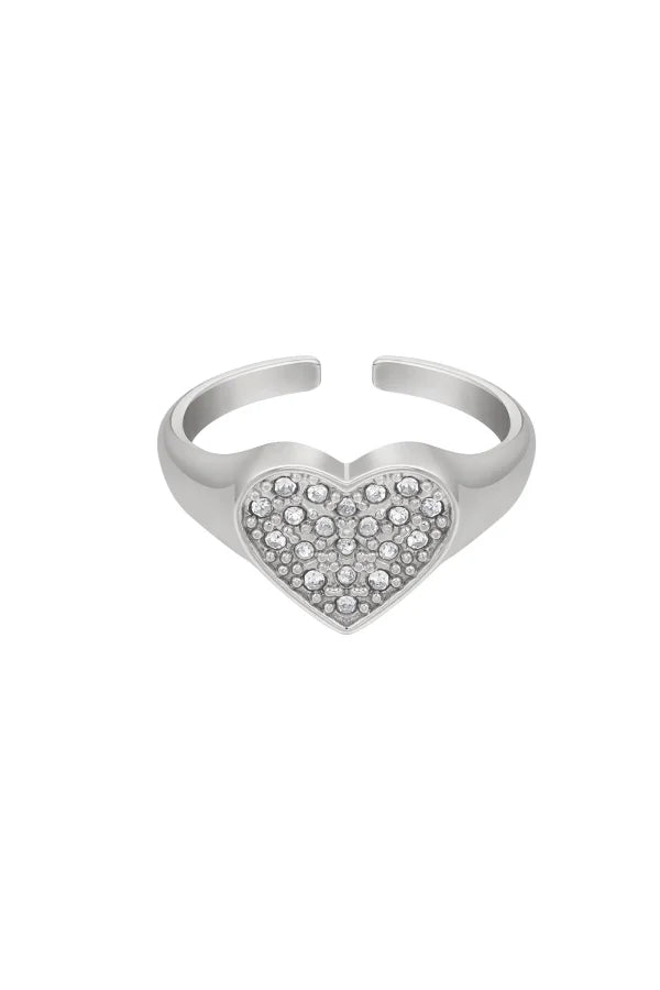 Opvallende hartjes ring met glitters in het zilver