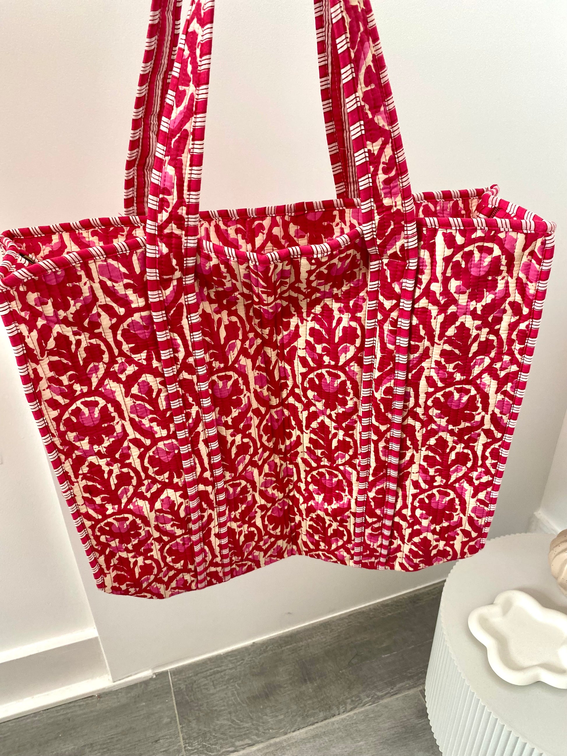 Shopper met roze print met hengsel en ritssluiting