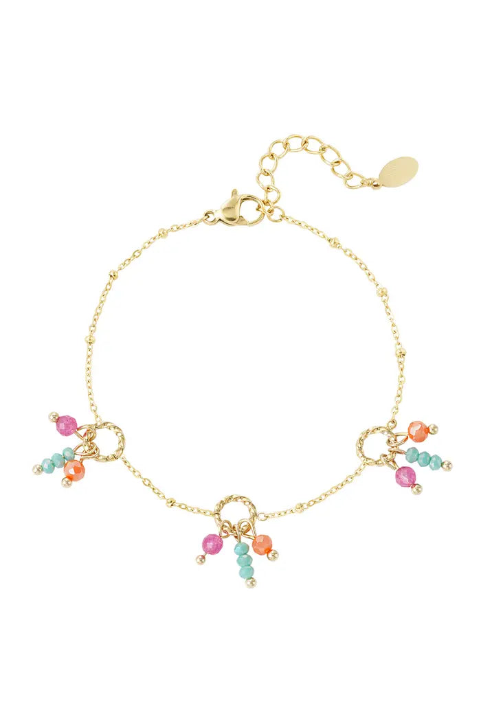 Subtiele goudkleurige armband gekleurde details