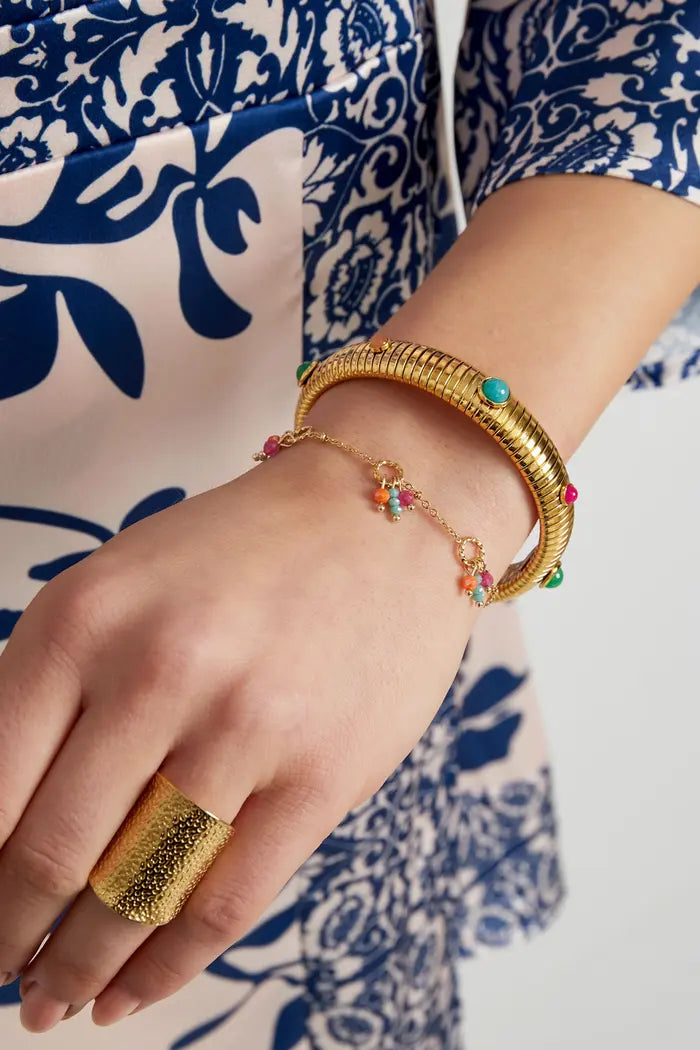 Subtiele armband gekleurde kralen goud