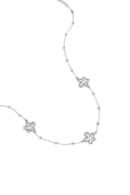 Ketting met bloemen in het zilver