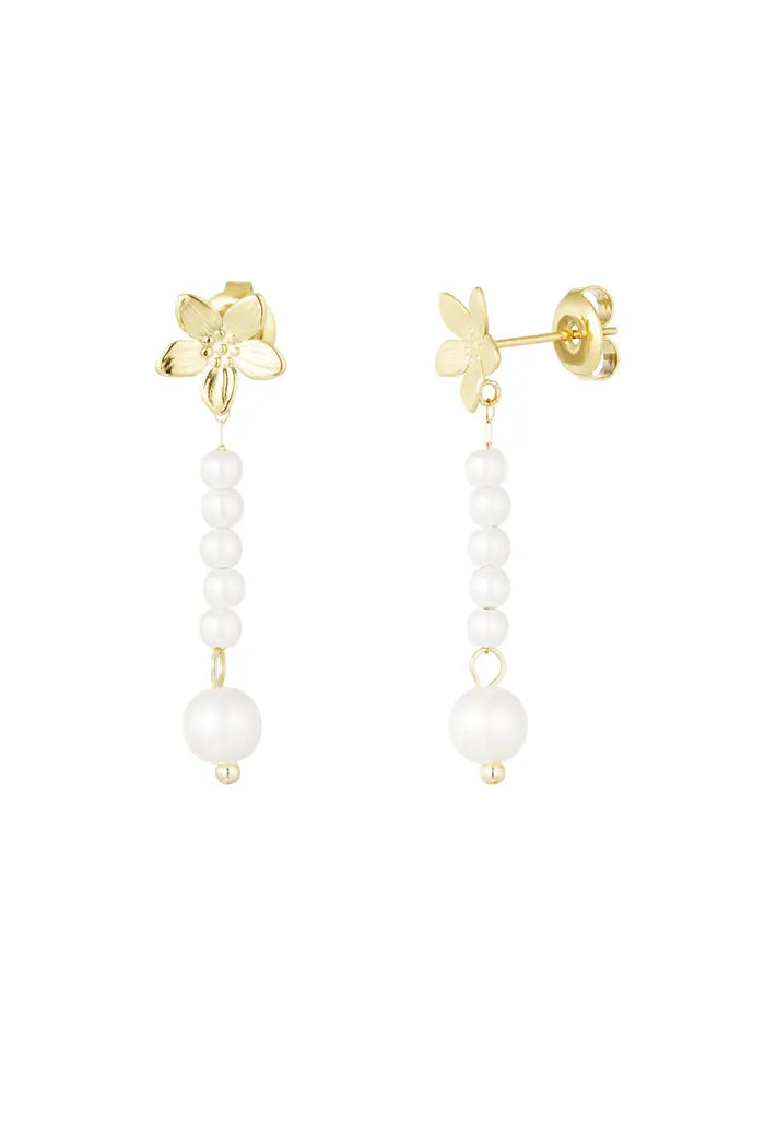 Studs oorhangers bloem met parels goudkleurig