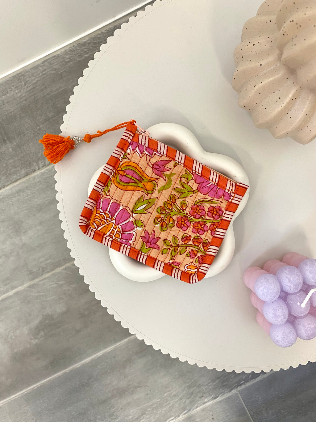 Portemonnee met oranje bloemenprint en ritssluiting