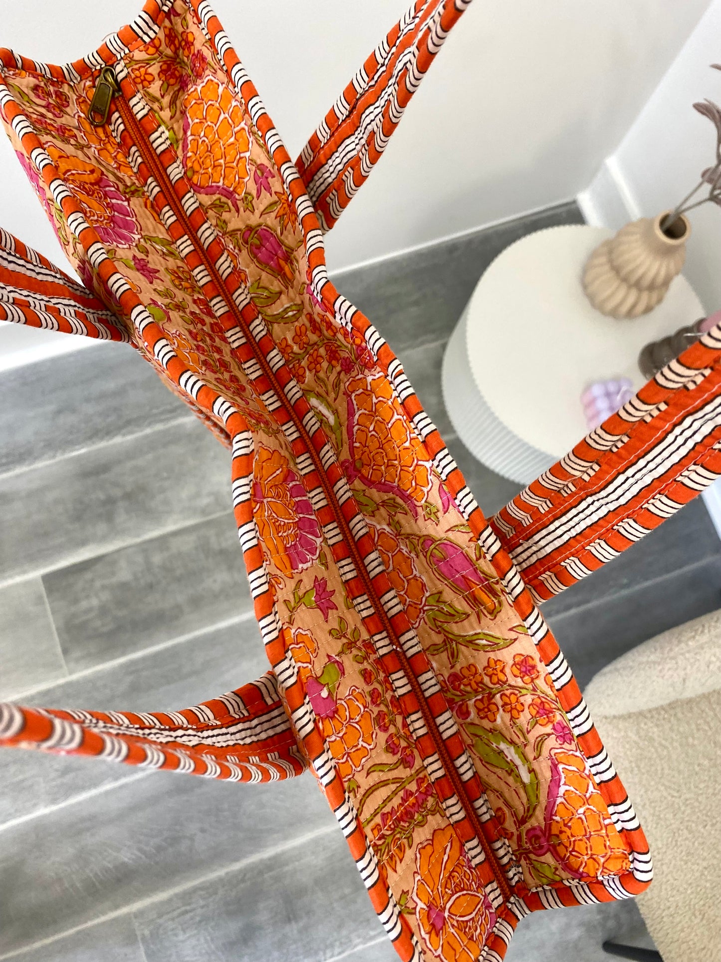 Shopper tas met rits en bloemenprint oranje roze