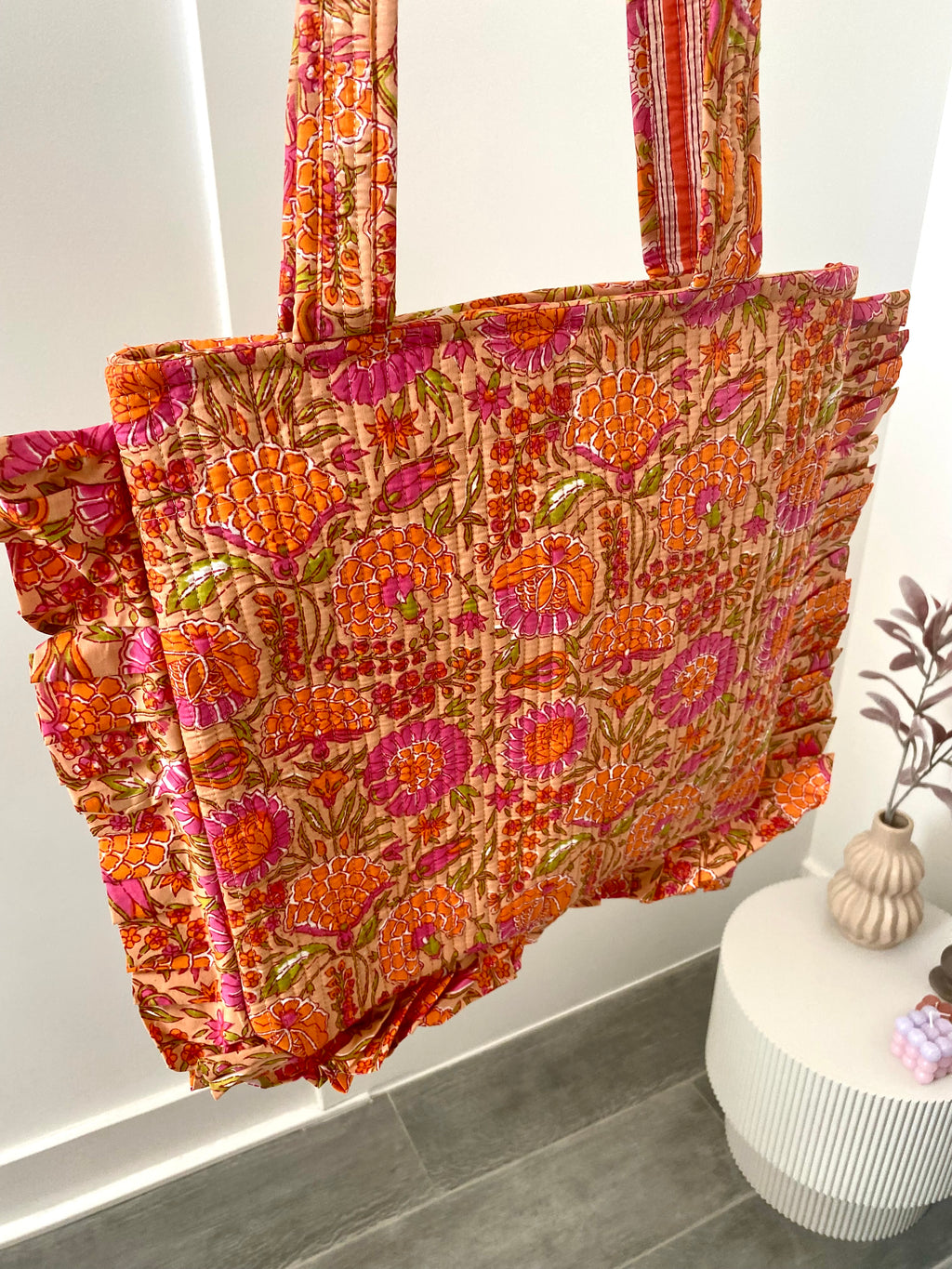 Ibiza tas met lang hengsel en oranje roze bloemen print