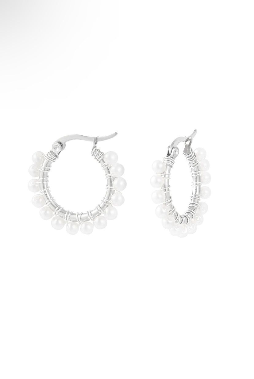 Oorringen hoops zilverkleurig met parels