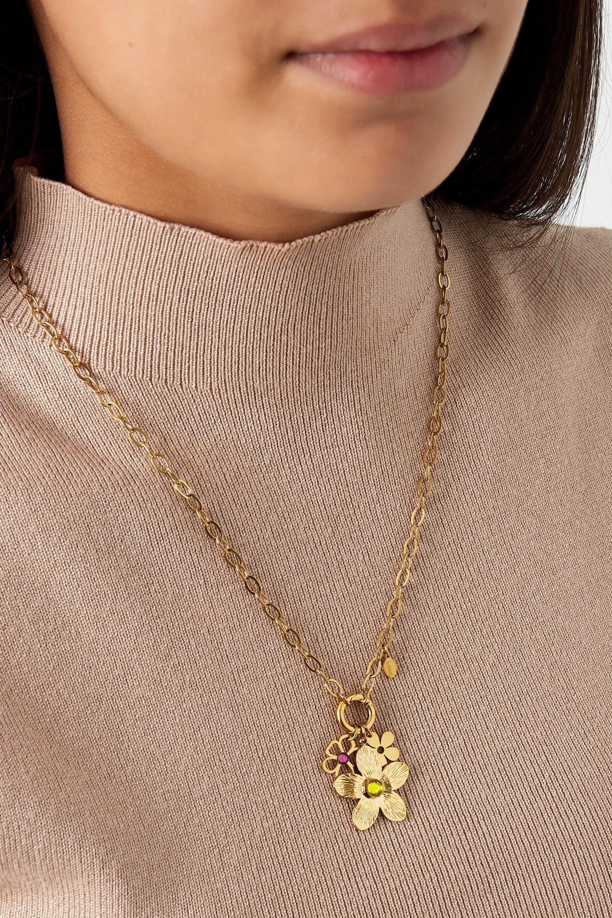 Ketting met hanger van bloem in het goud waterproof