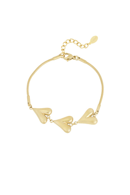 Hartjes armband met drie harten in het goud