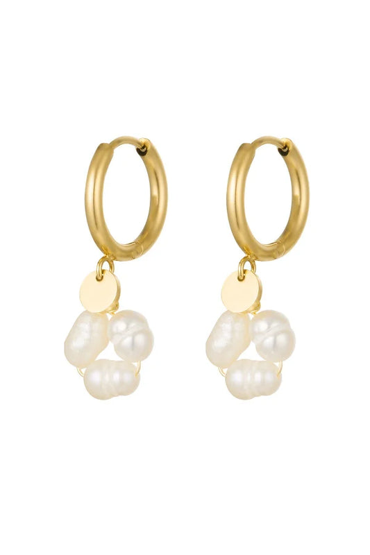 TRIPLE PEARLS OORBELLEN