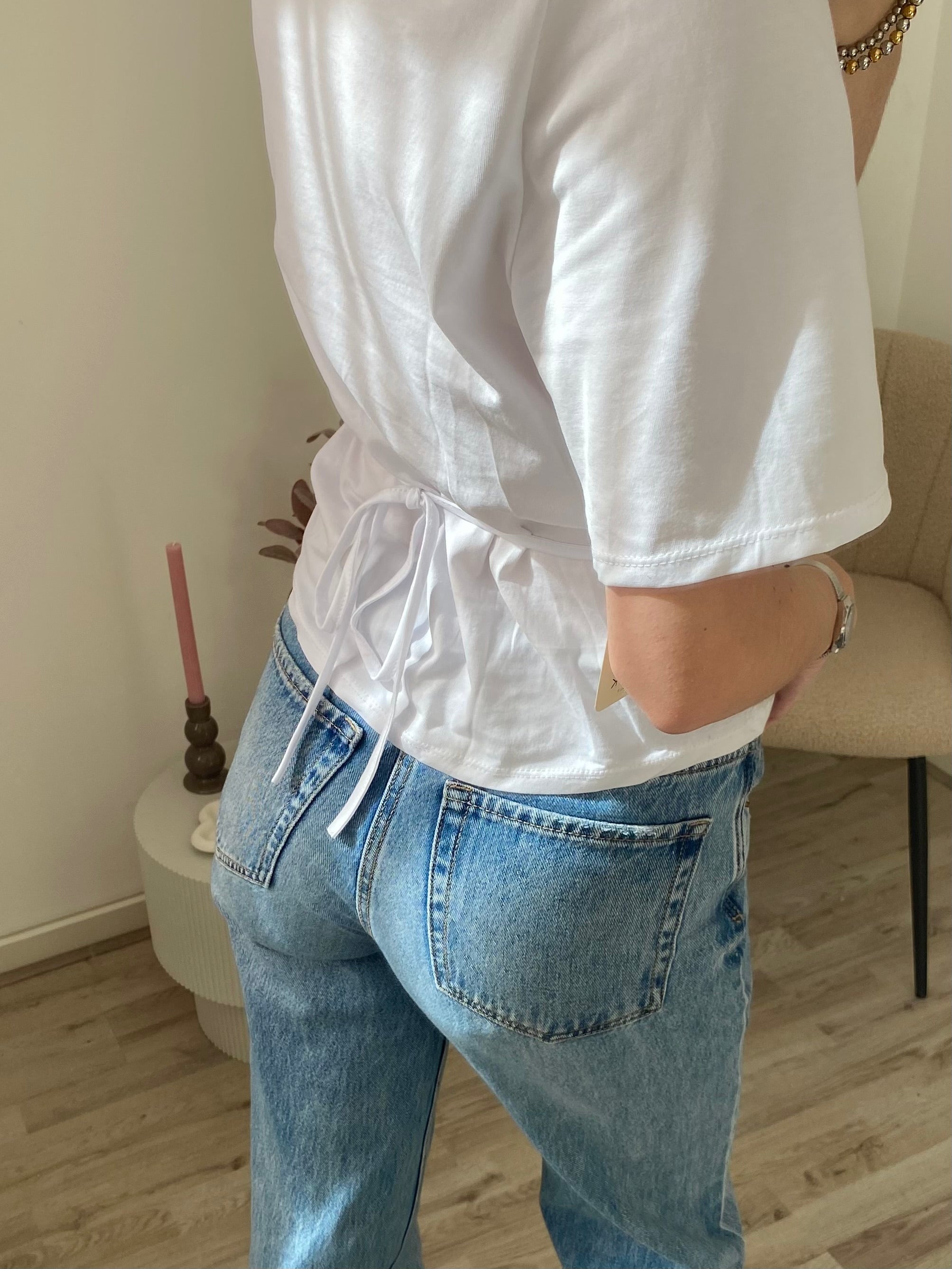 Shirt met korte mouw in het wit met getailleerd effect aan de onderkant