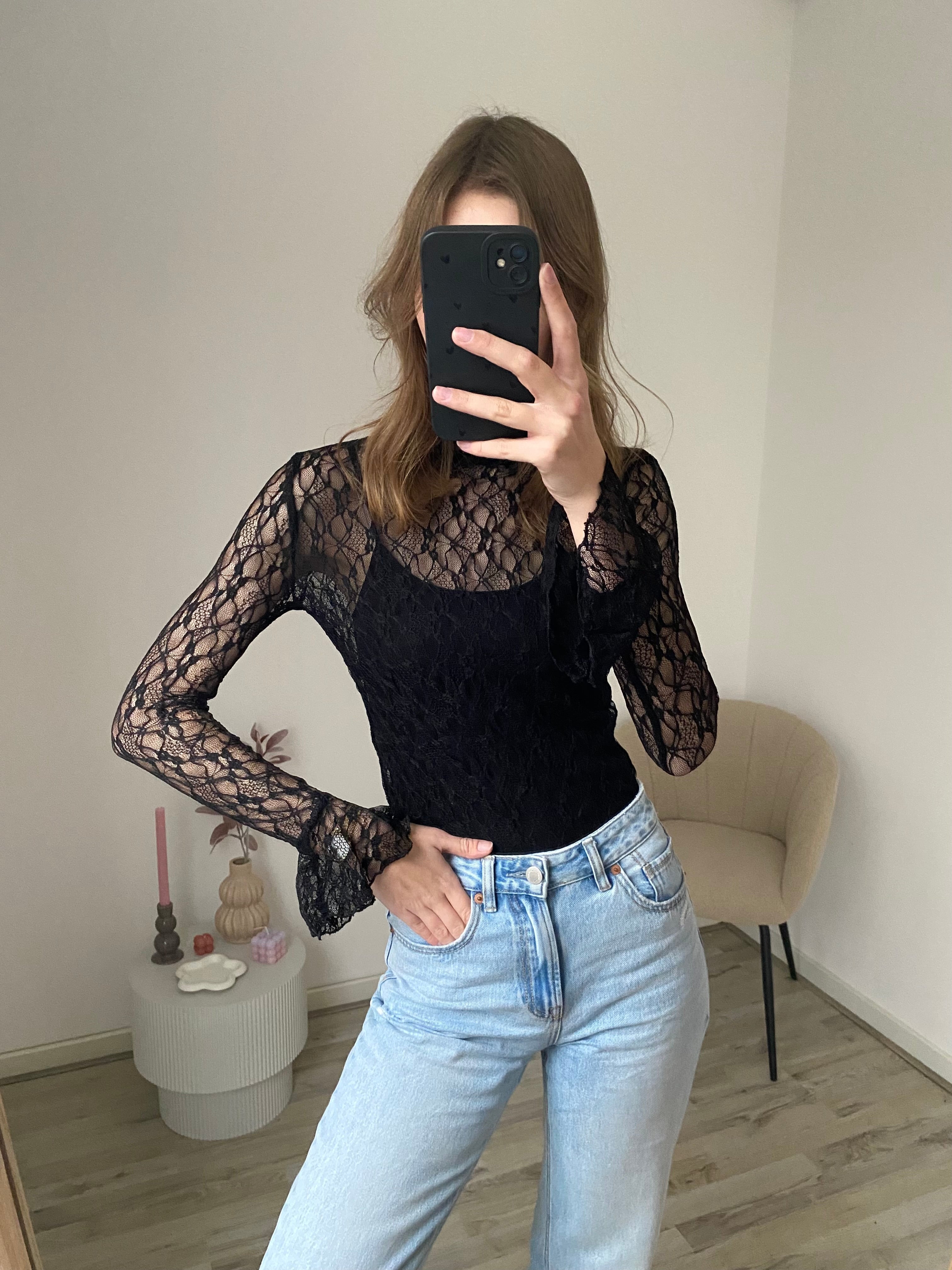 Kanten top met uitlopende mouw zwart