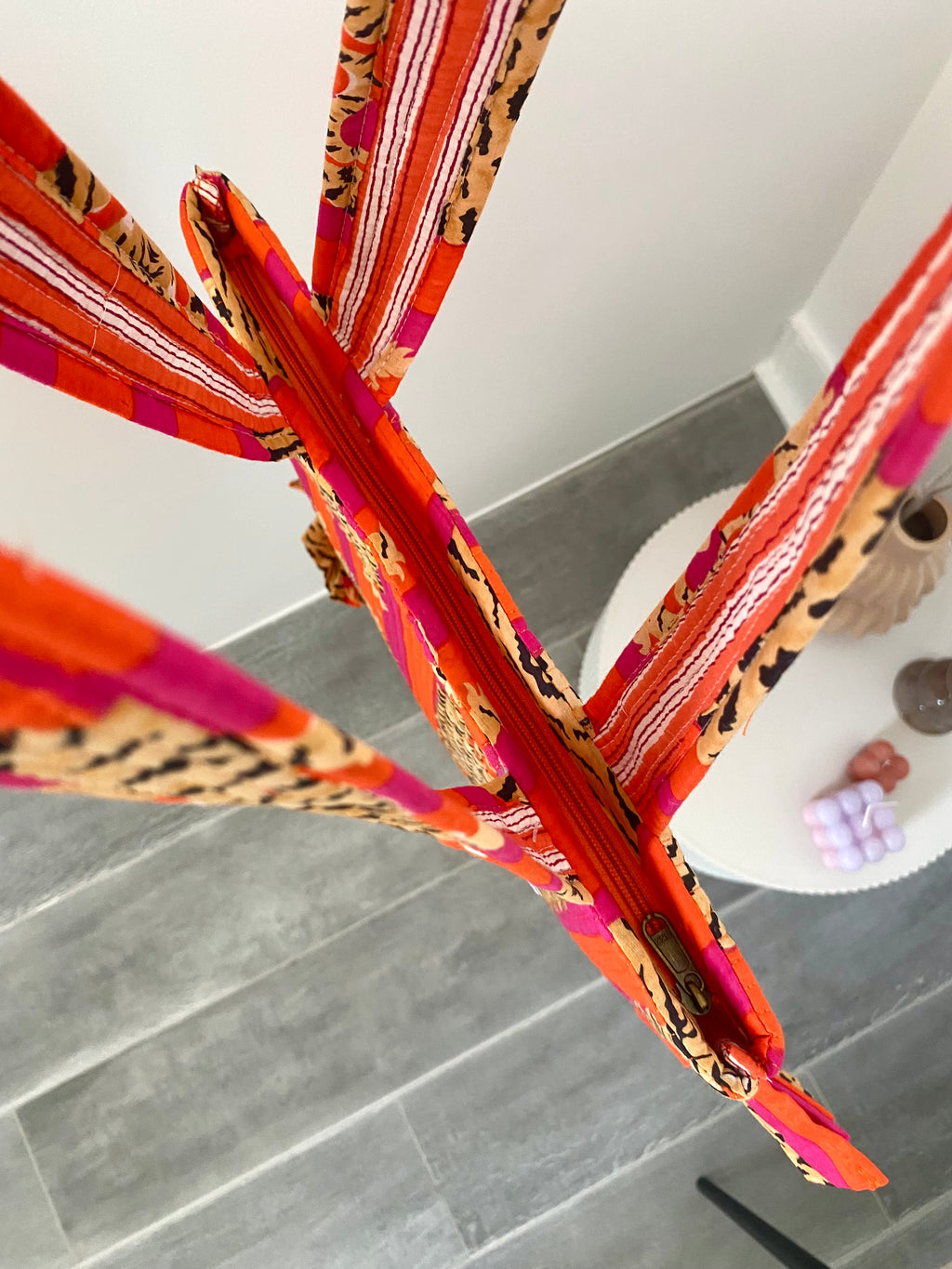 Ibiza tas met leopard print en oranje roze strepen