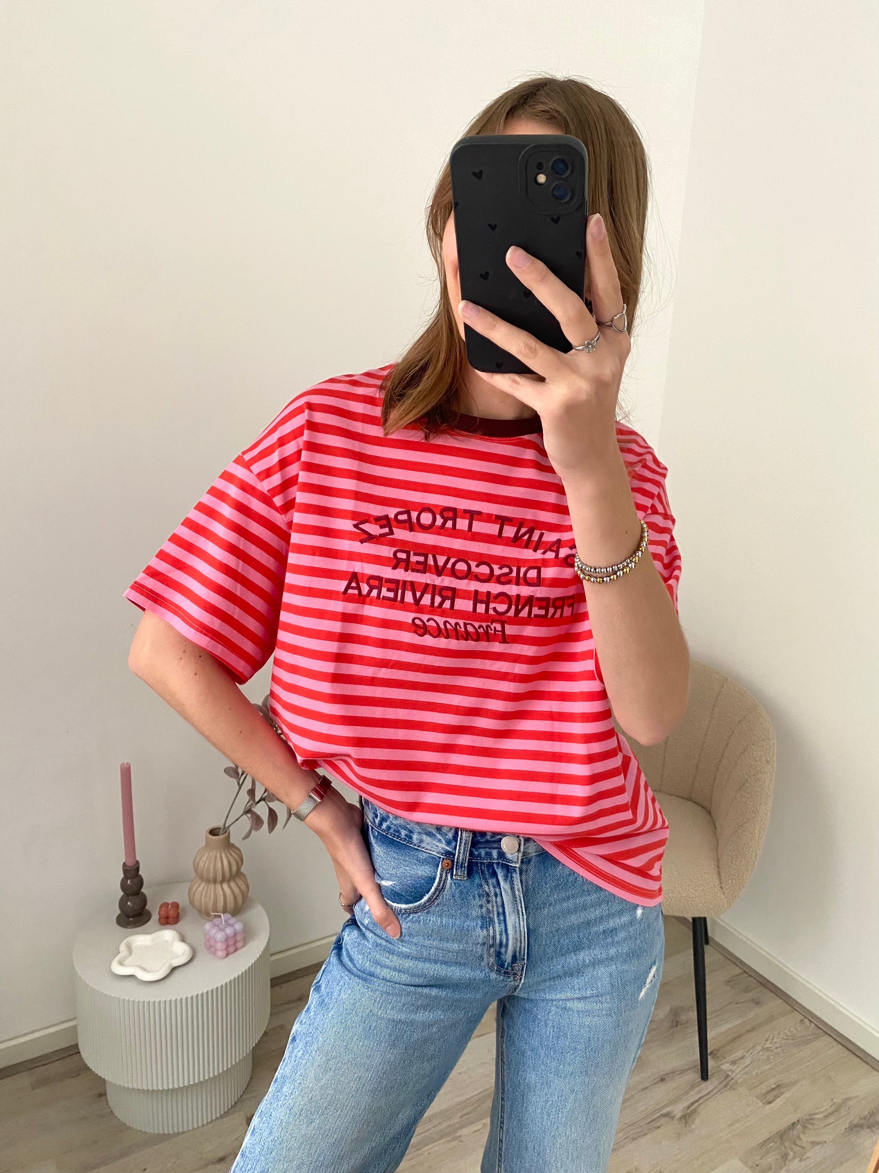 Shirt met korte mouw en strepen in het rood met roze en opdruk