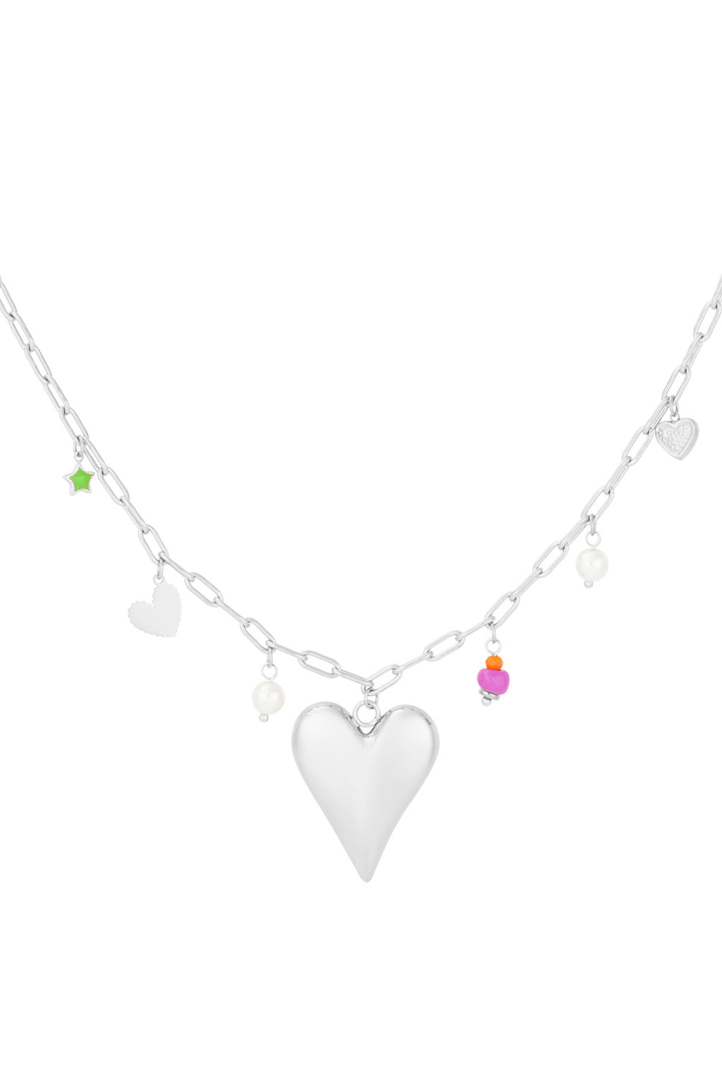 Bedelketting met hartjes bedels en parels in het zilver