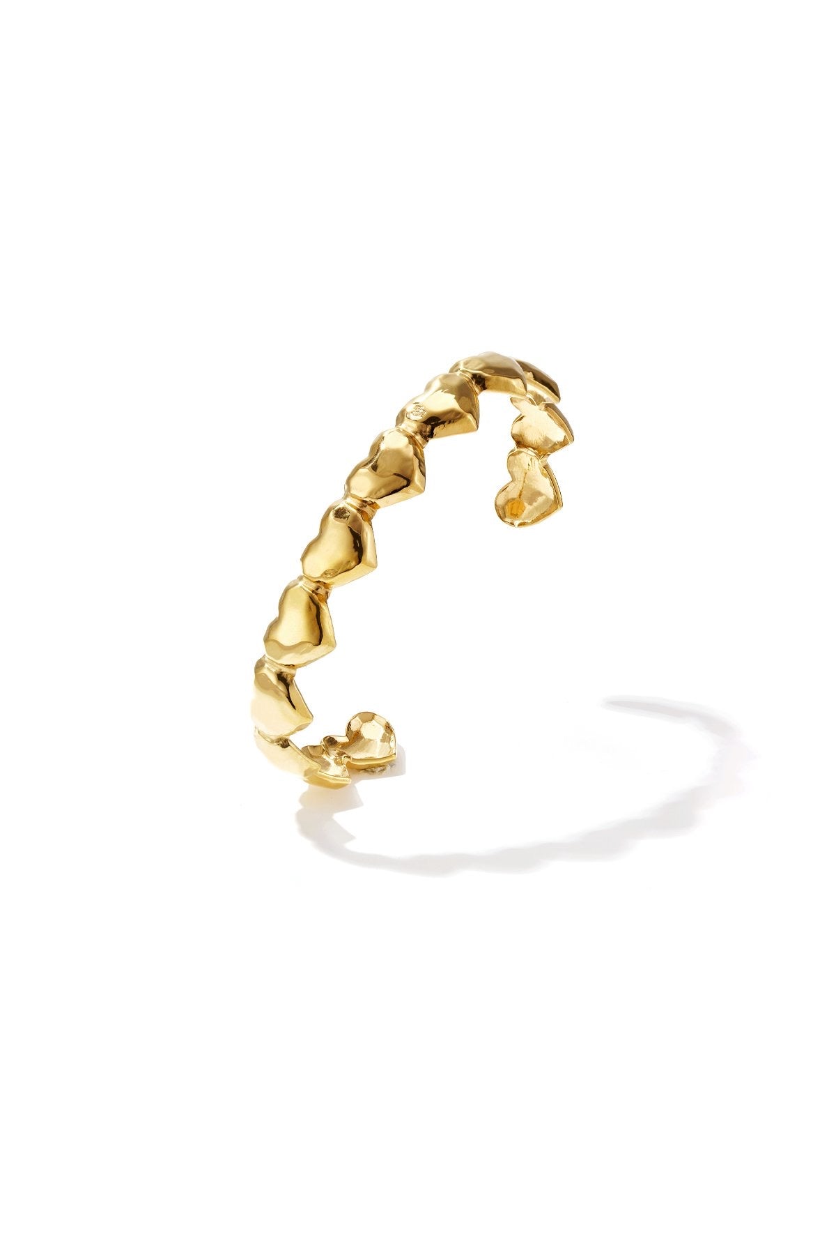 Bangle armband met hartjes in het goud
