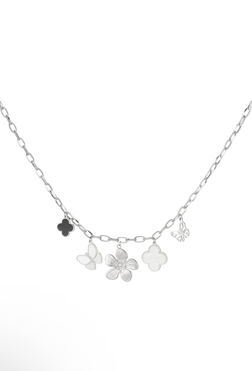 Opvallende bedelketting met bloemen en vlinder zilver