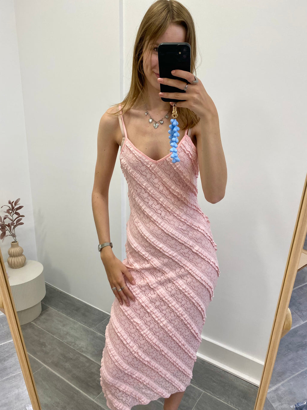 Lange roze jurk met ruffles en veel stretch